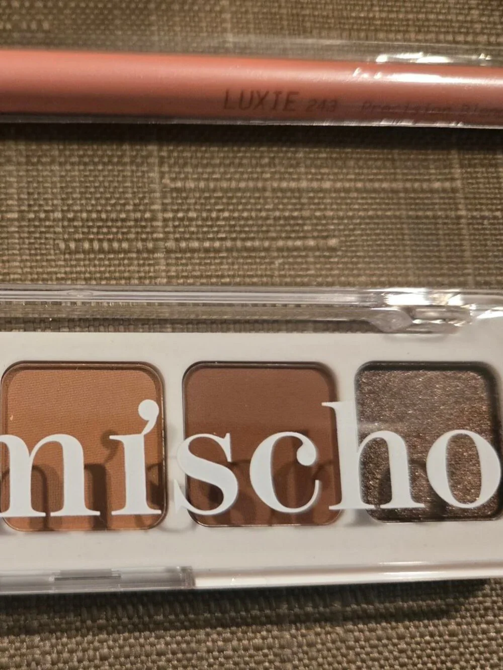 Mischo Beauty Mini Eyeshadow Palette 02 BNIB Rich Mattes & Metallics Free Brush